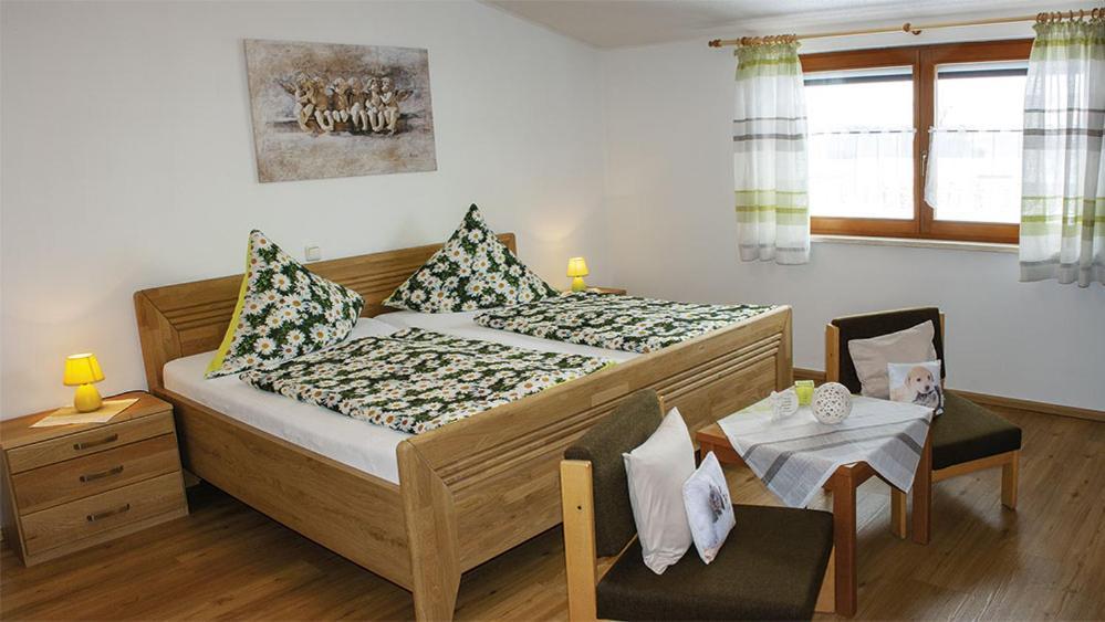 Haus Elisabeth Apartment นอยเชอเนา ภายนอก รูปภาพ