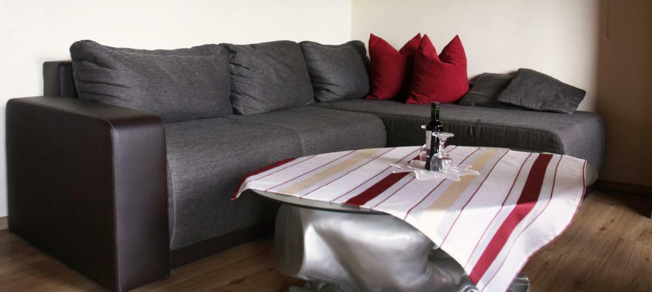 Haus Elisabeth Apartment นอยเชอเนา ภายนอก รูปภาพ